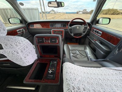 TOYOTA CENTURY - 4