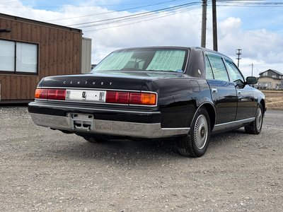TOYOTA CENTURY - 4