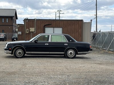 TOYOTA CENTURY - 8