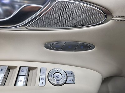 2023 Genesis GV70 — миниатюра 19