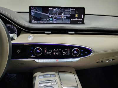2023 Genesis GV70 — миниатюра 11