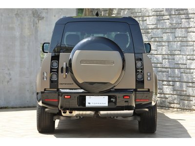 LAND ROVER DEFENDER - 9