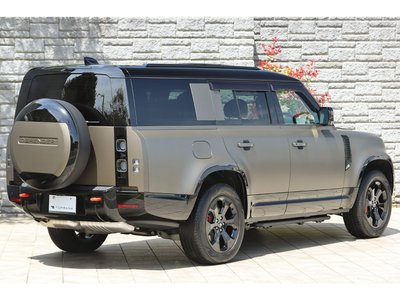 LAND ROVER DEFENDER - 6