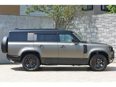 LAND ROVER DEFENDER - 7