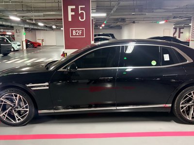 صورة 1 لـ 2023 Genesis G90 (RS4)