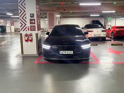صورة 2 لـ 2023 Genesis G90 (RS4)