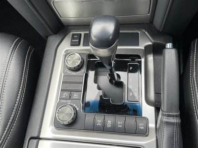 صورة مصغرة 21 لـ 2018 Toyota LAND CRUISER 200