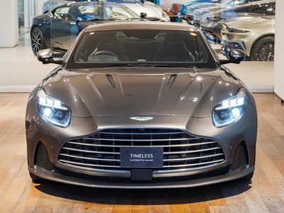 ASTON MARTIN DB12 - 7