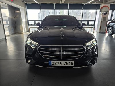 MERCEDES-BENZ E-CLASS - 2