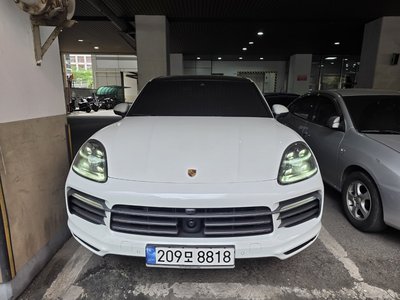 PORSCHE CAYENNE - 1
