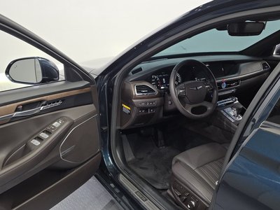 GENESIS G90 - 10