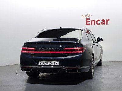 GENESIS G90 - 4