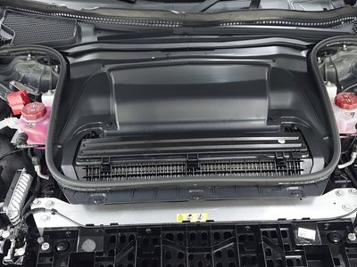 MERCEDES-BENZ EQE - 7