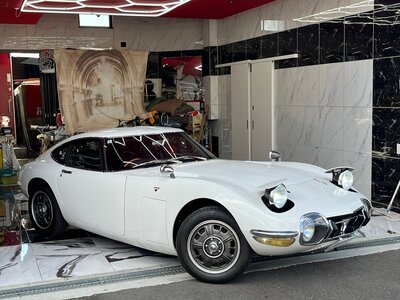 TOYOTA 2000GT - 6