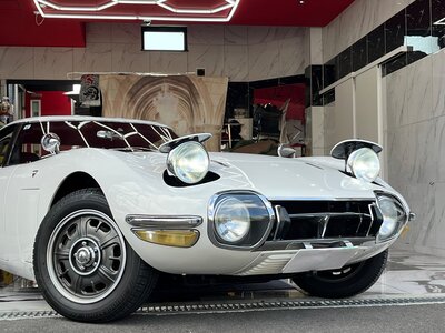 TOYOTA 2000GT - 10