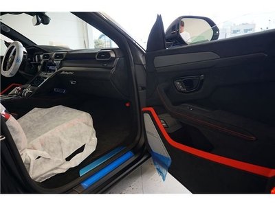 2025 Lamborghini URUS thumbnail 19