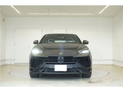 2025 Lamborghini URUS thumbnail 13
