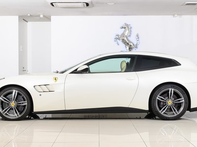 صورة 4 لـ 2018 Ferrari GTC4 LUSSO