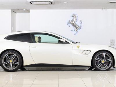 صورة 8 لـ 2018 Ferrari GTC4 LUSSO