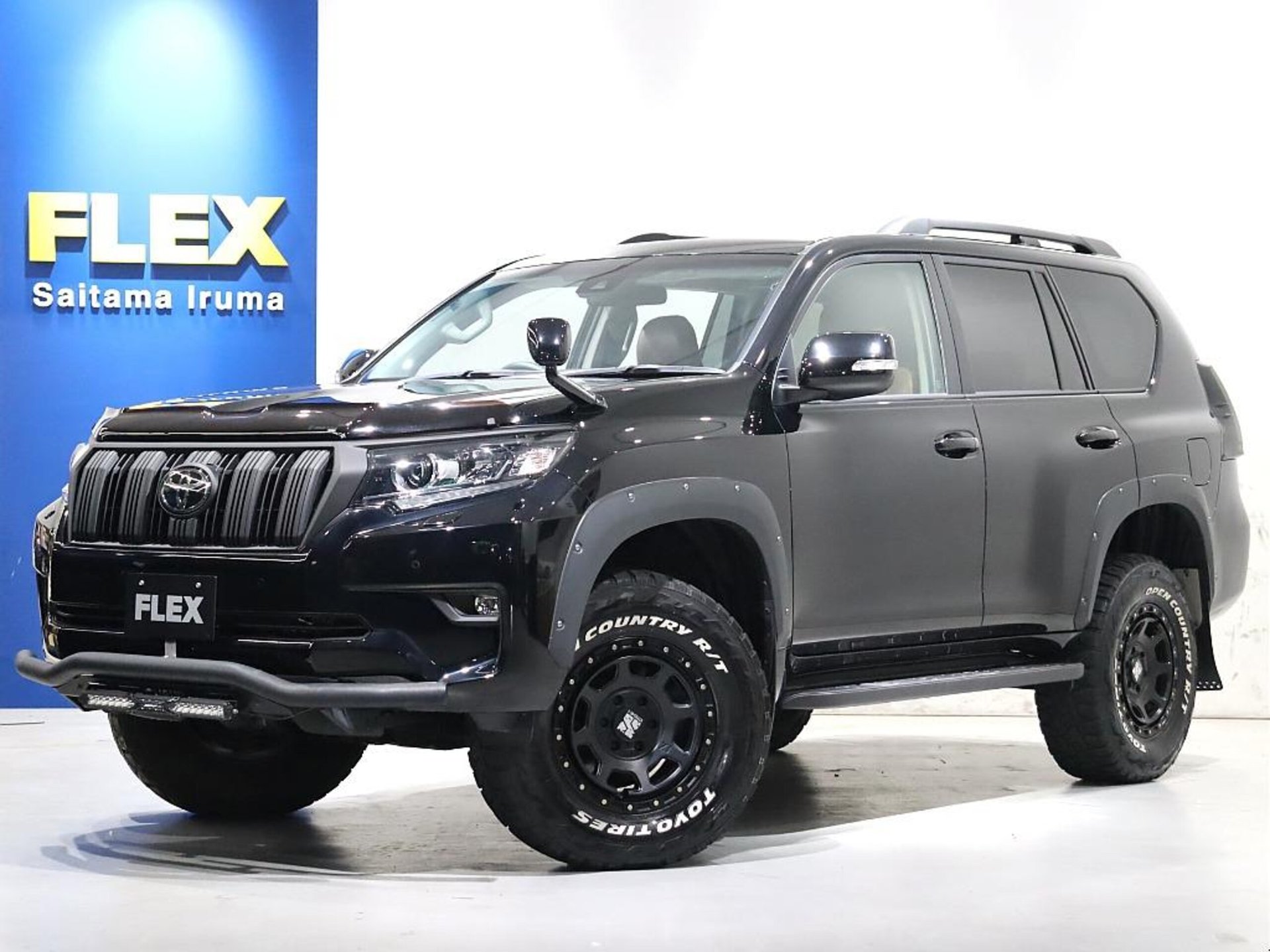 TOYOTA LAND CRUISER PRADO - View 1