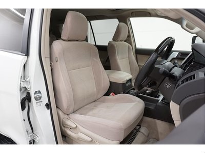 TOYOTA LAND CRUISER PRADO - 7