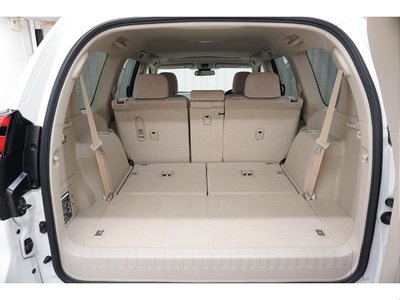 TOYOTA LAND CRUISER PRADO - 10