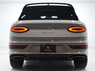 BENTLEY BENTAYGA - 6