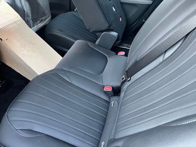 MERCEDES-BENZ EQS - 8