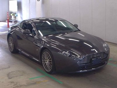ASTON MARTIN V8 VANTAGE - 1