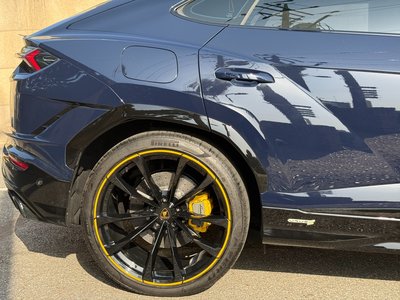 LAMBORGHINI URUS - 2