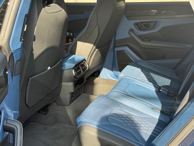 LAMBORGHINI URUS - 8