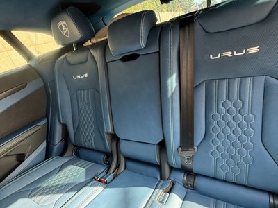 LAMBORGHINI URUS - 9