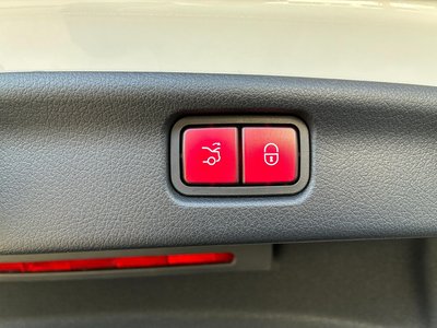 MERCEDES-BENZ C-CLASS - 7