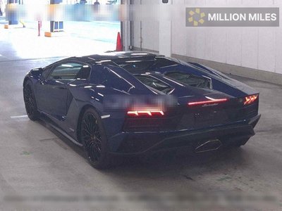 LAMBORGHINI AVENTADOR - 2