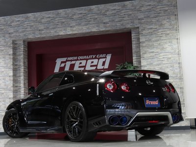 NISSAN GT-R - 4