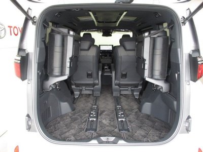 2023 Toyota ALPHARD — миниатюра 13