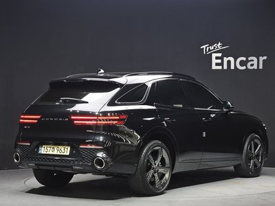 صورة 4 لـ 2022 Genesis GV70
