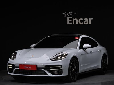 PORSCHE PANAMERA - 1