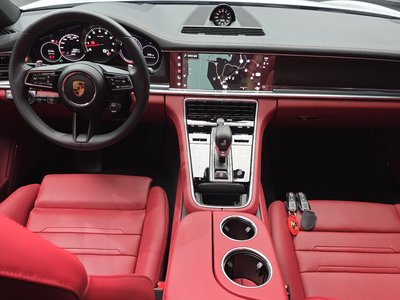 PORSCHE PANAMERA - 5