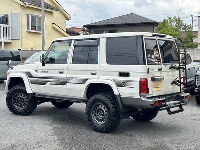 TOYOTA LAND CRUISER 70 - 3