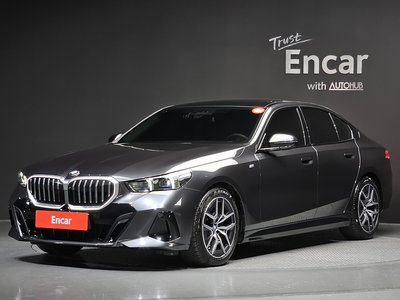BMW 5 SERIES - 1