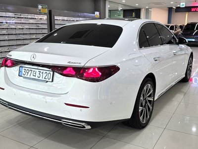 MERCEDES-BENZ E-CLASS - 6