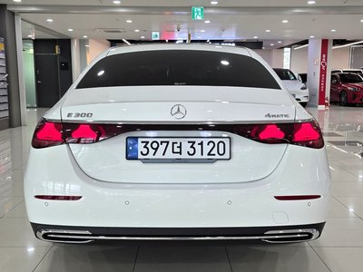 MERCEDES-BENZ E-CLASS - 7