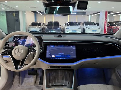 MERCEDES-BENZ E-CLASS - 8