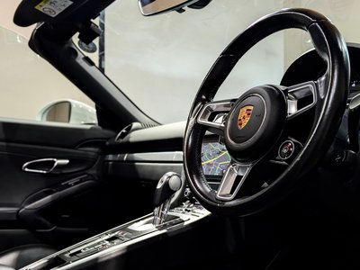 2016 Porsche 718 thumbnail 17