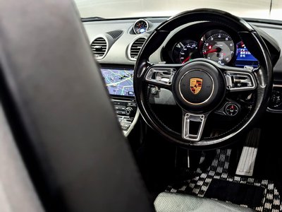 2016 Porsche 718 thumbnail 20