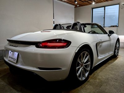 2016 Porsche 718 thumbnail 12