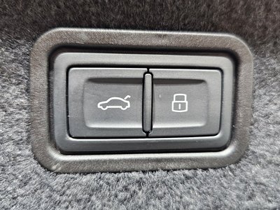 صورة مصغرة 18 لـ 2023 AUDI A8