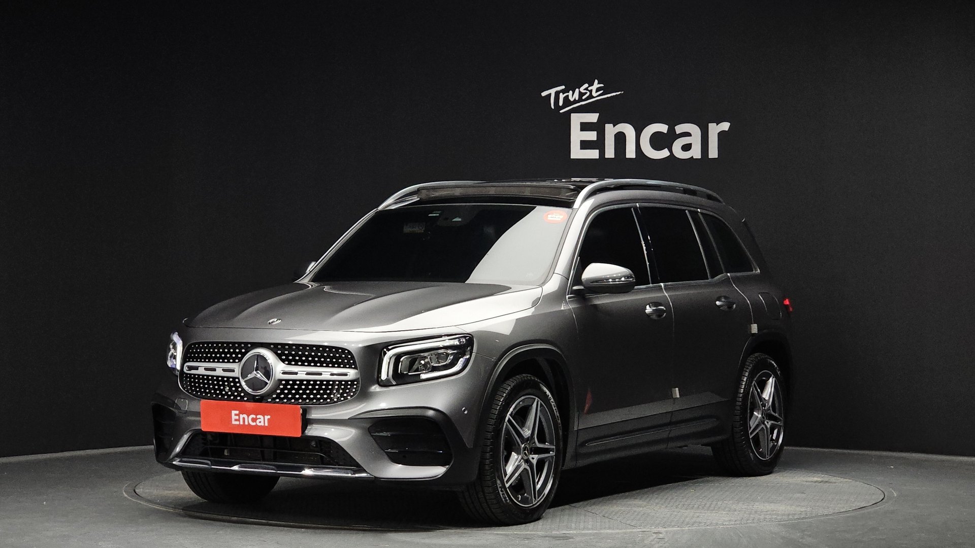 MERCEDES-BENZ GLB - View 1