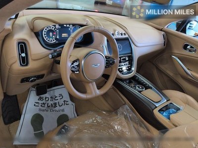 ASTON MARTIN DBX - 3